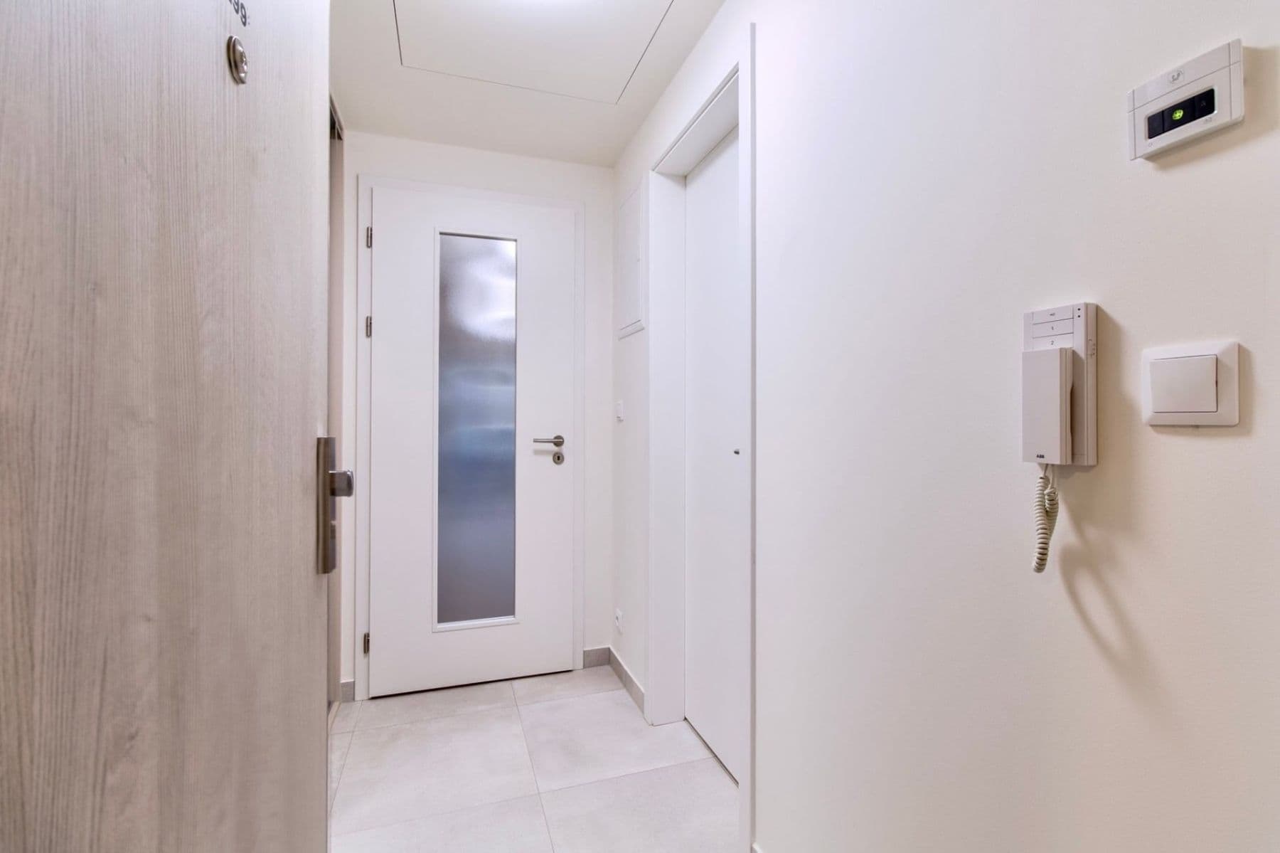 Studio flat to rent, 32 m², Poděbradská, Prague, Prague Studio flat to rent, 32 m², Poděbradská, Prague, Prague