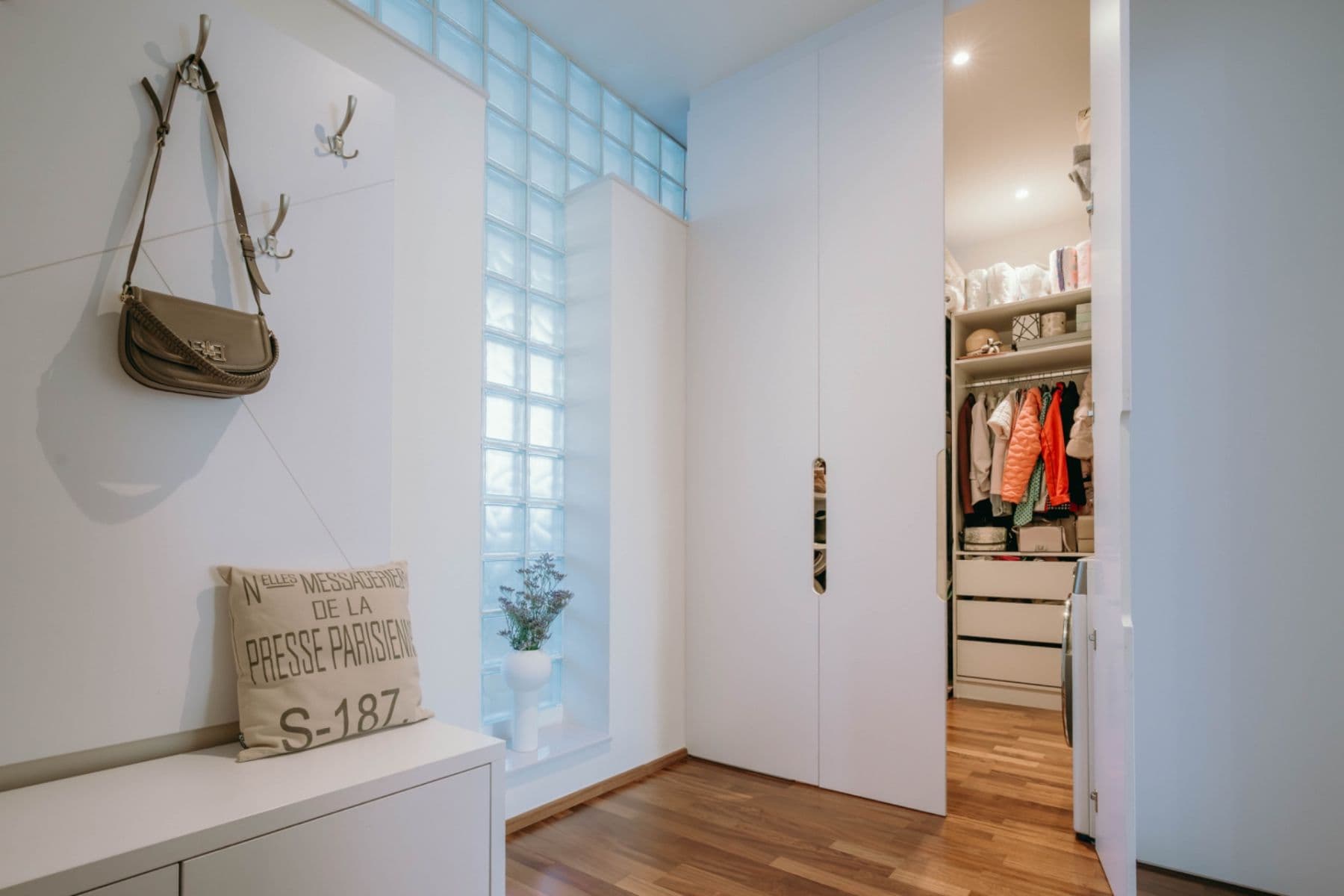 1 bedroom with open-plan kitchen flat for sale, 125 m², K Železnej studienke, Bratislava - mestská časť Staré Mesto, Bratislavský Region 1 bedroom with open-plan kitchen flat for sale, 125 m², K Železnej studienke, Bratislava - mestská časť Staré Mesto, Bratislavský Region