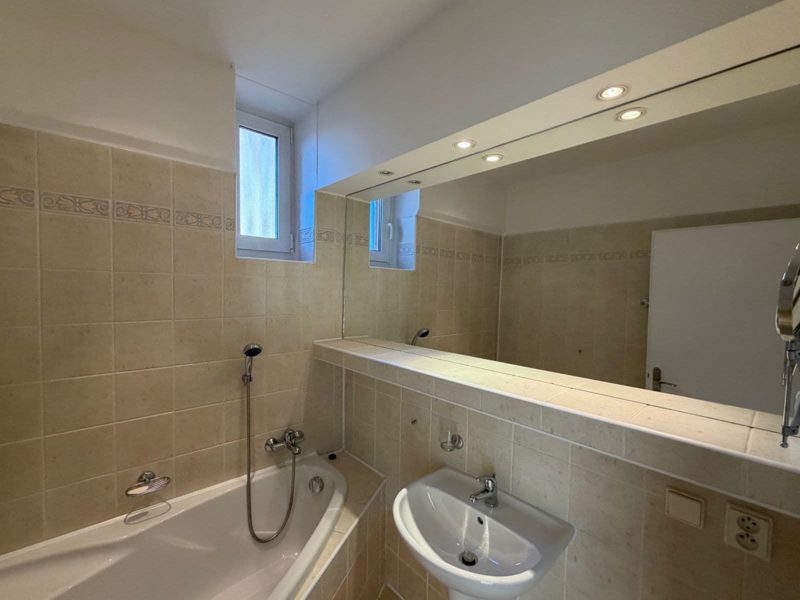 3 bedroom flat to rent, 94 m², Na Petynce, Prague, Prague 3 bedroom flat to rent, 94 m², Na Petynce, Prague, Prague