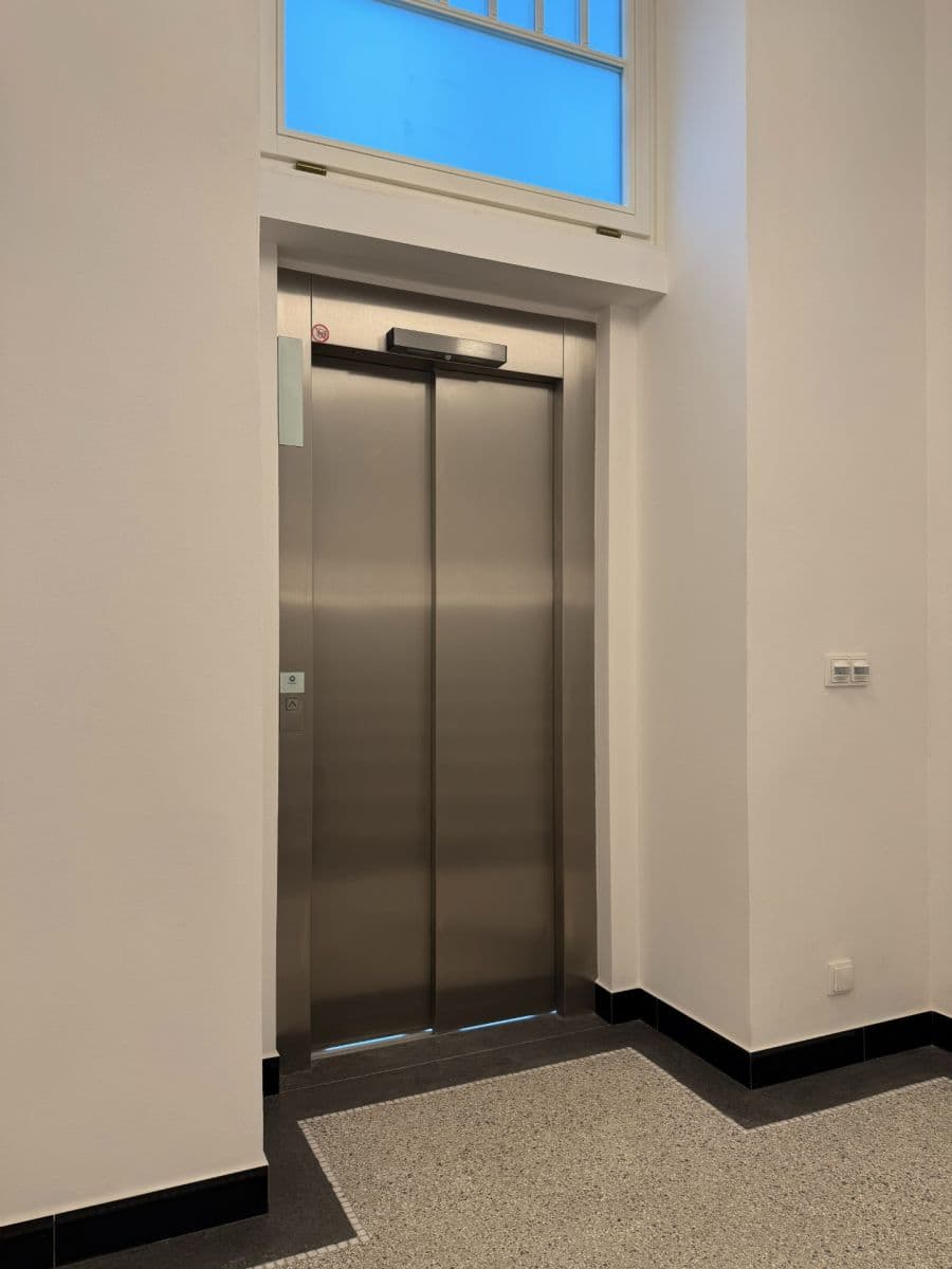 2 bedroom with open-plan kitchen flat to rent, 69 m², 28. pluku, Prague, Prague 2 bedroom with open-plan kitchen flat to rent, 69 m², 28. pluku, Prague, Prague