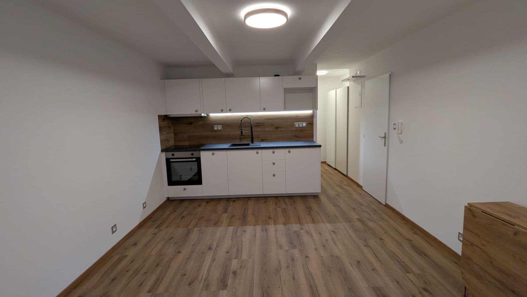 Studio flat to rent, 25 m², Pivovarnická, Prague, Prague Studio flat to rent, 25 m², Pivovarnická, Prague, Prague