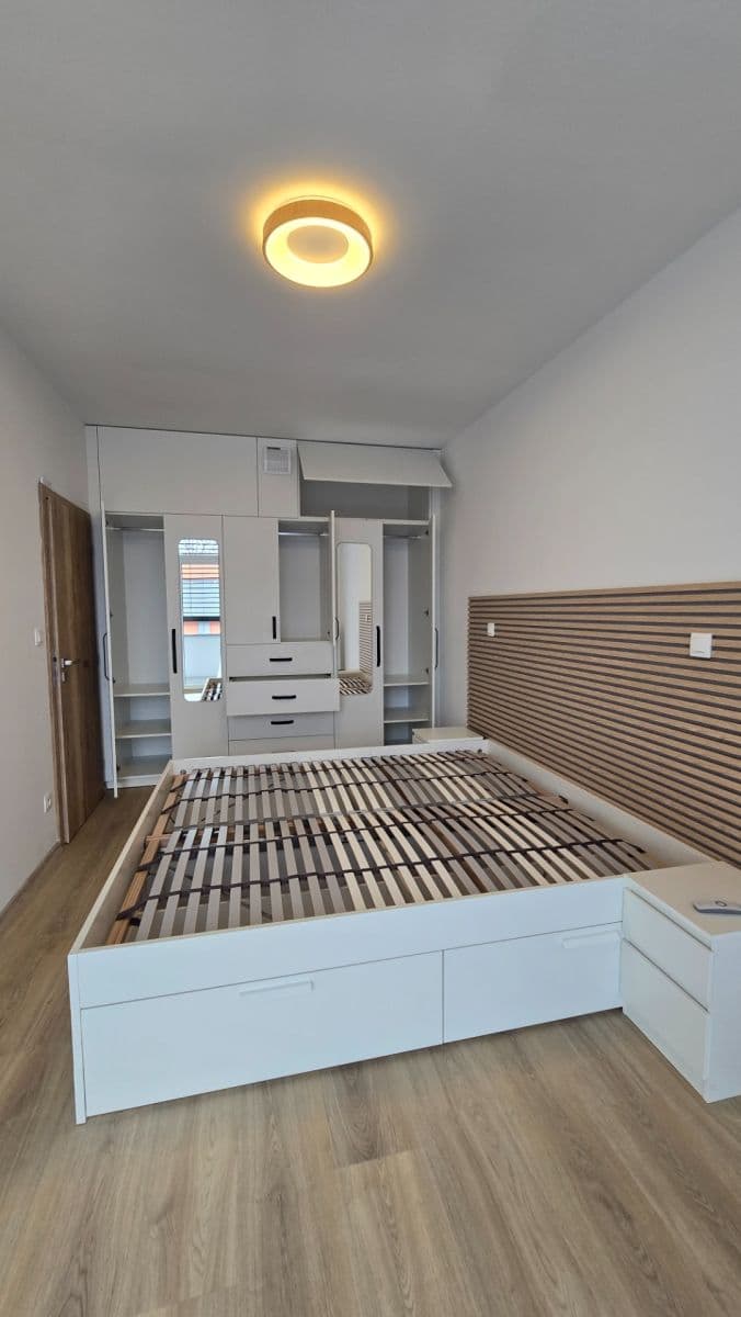 1 bedroom flat to rent, 56 m², Americká, Kladno, Středočeský Region 1 bedroom flat to rent, 56 m², Americká, Kladno, Středočeský Region