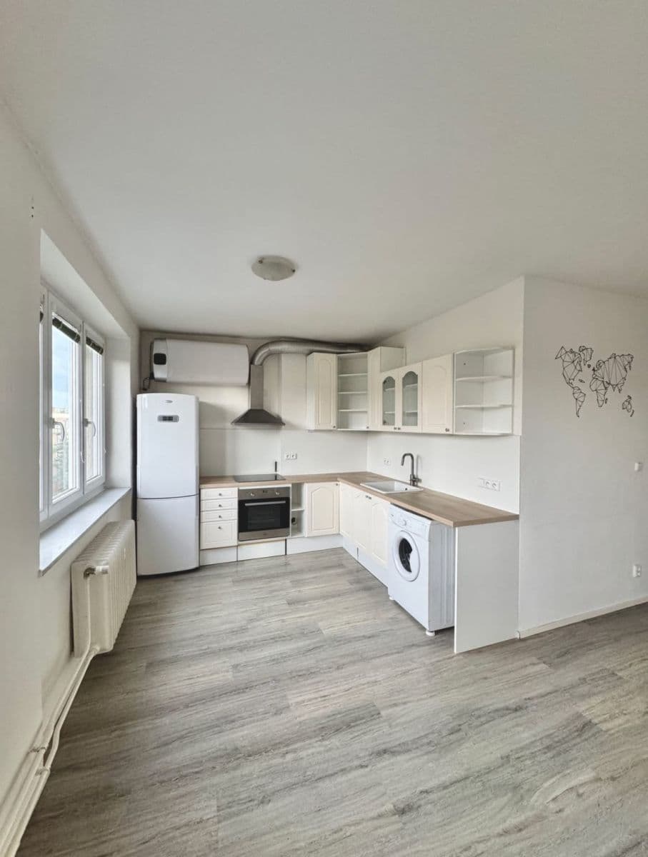 1 bedroom with open-plan kitchen flat to rent, 70 m², Strž, Brno, Jihomoravský Region 1 bedroom with open-plan kitchen flat to rent, 70 m², Strž, Brno, Jihomoravský Region