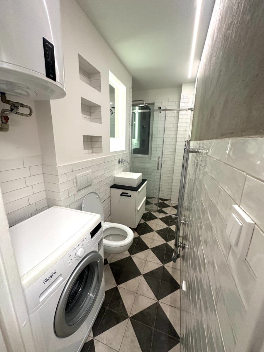 1 bedroom with open-plan kitchen flat to rent, 43 m², U Staré plynárny, Prague, Prague 1 bedroom with open-plan kitchen flat to rent, 43 m², U Staré plynárny, Prague, Prague