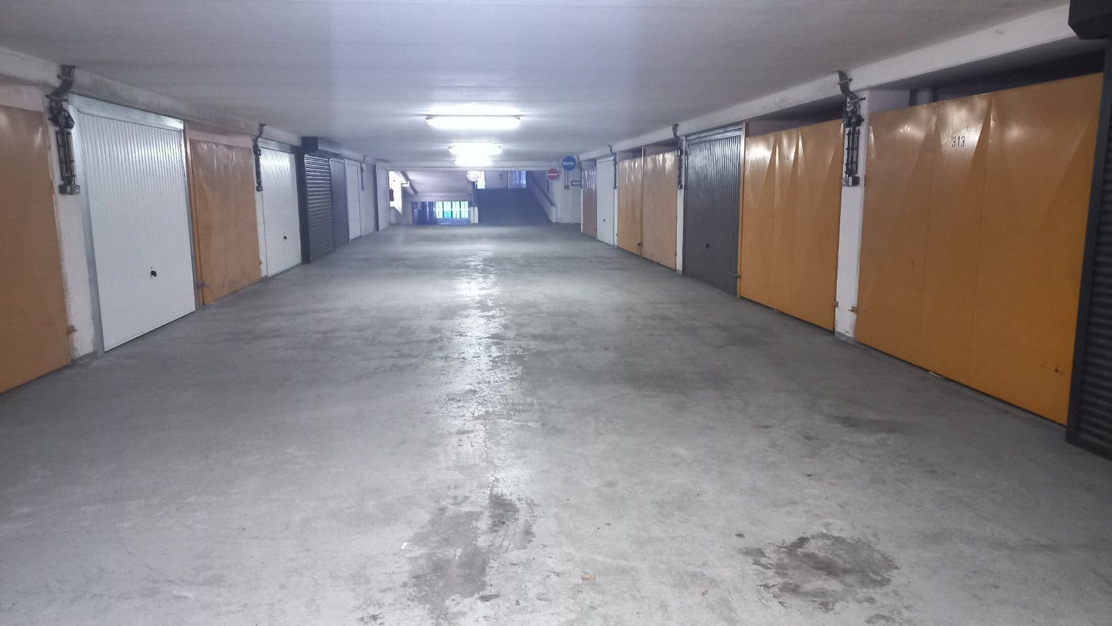 garage to rent, 18 m², Holušická, Prague, Prague garage to rent, 18 m², Holušická, Prague, Prague