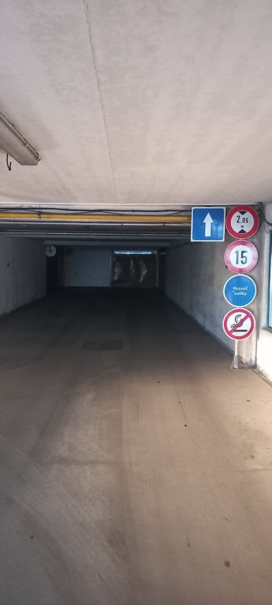garage to rent, 18 m², Holušická, Prague, Prague garage to rent, 18 m², Holušická, Prague, Prague