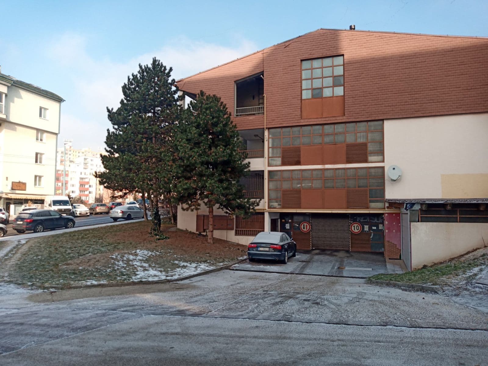 garage to rent, 16 m², Karlova Ves, Bratislavský Region garage to rent, 16 m², Karlova Ves, Bratislavský Region