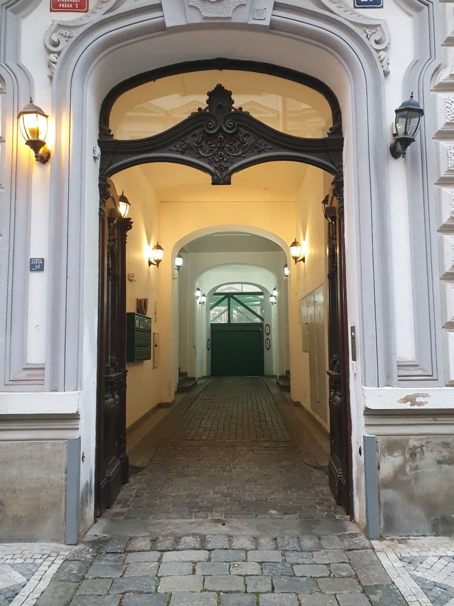 garage to rent, 15 m², Varšavská, Prague, Prague garage to rent, 15 m², Varšavská, Prague, Prague