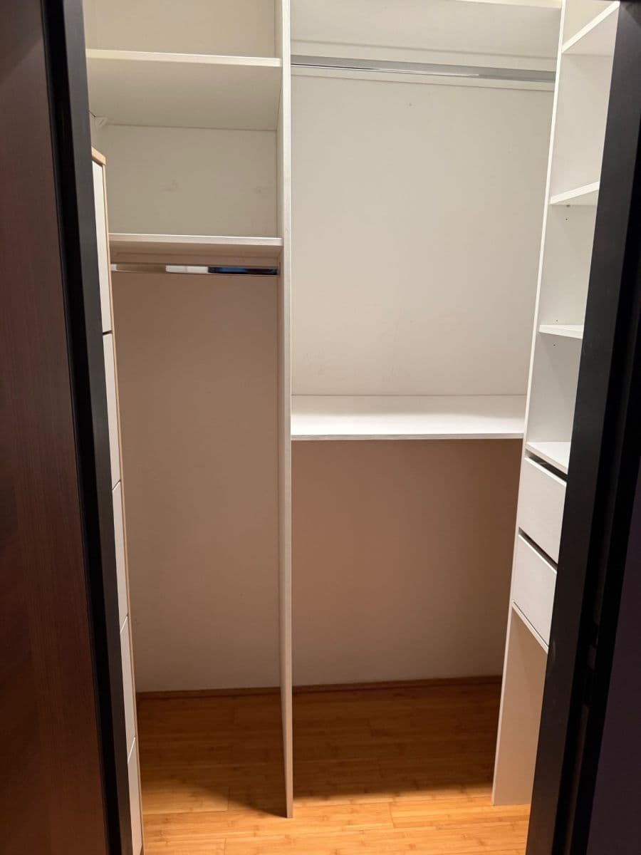 1 bedroom with open-plan kitchen flat to rent, 60 m², Žerotínova, Prague, Prague 1 bedroom with open-plan kitchen flat to rent, 60 m², Žerotínova, Prague, Prague