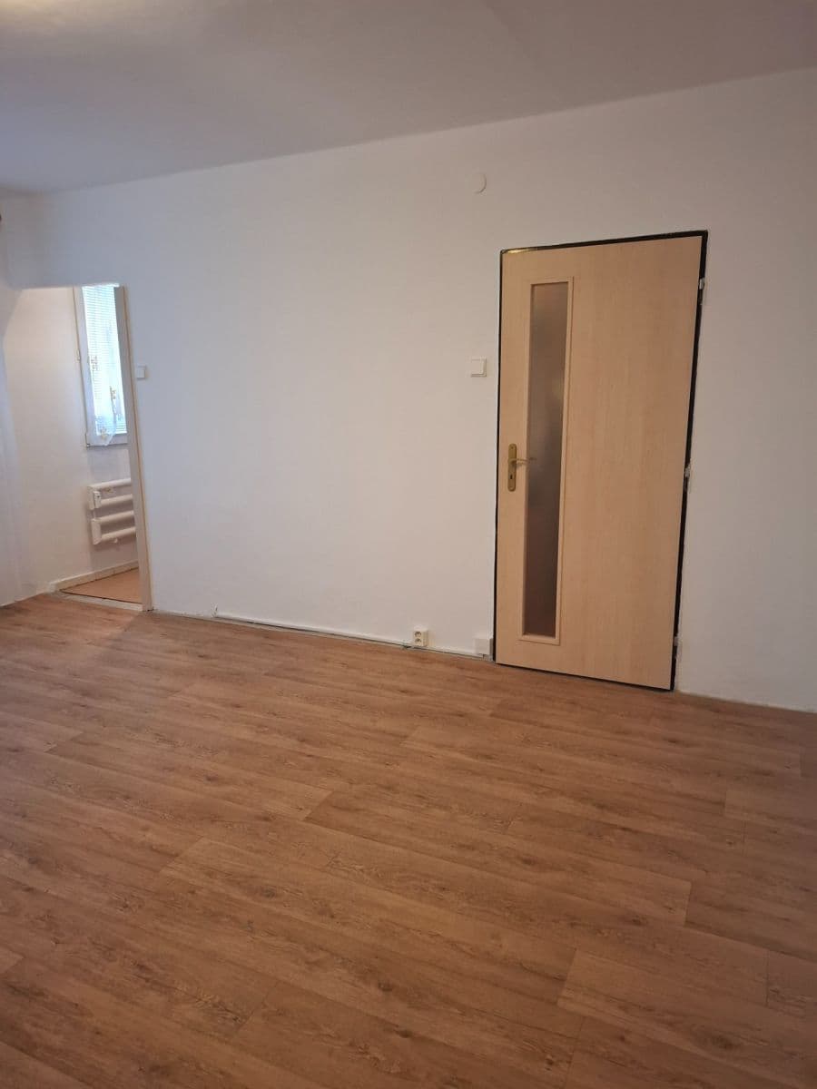 Studio flat to rent, 36 m², Stavařov, Pardubice, Pardubický Region Studio flat to rent, 36 m², Stavařov, Pardubice, Pardubický Region