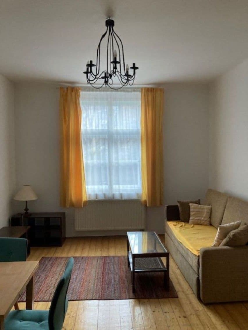 1 bedroom with open-plan kitchen flat to rent, 38 m², Lounských, Prague, Prague 1 bedroom with open-plan kitchen flat to rent, 38 m², Lounských, Prague, Prague