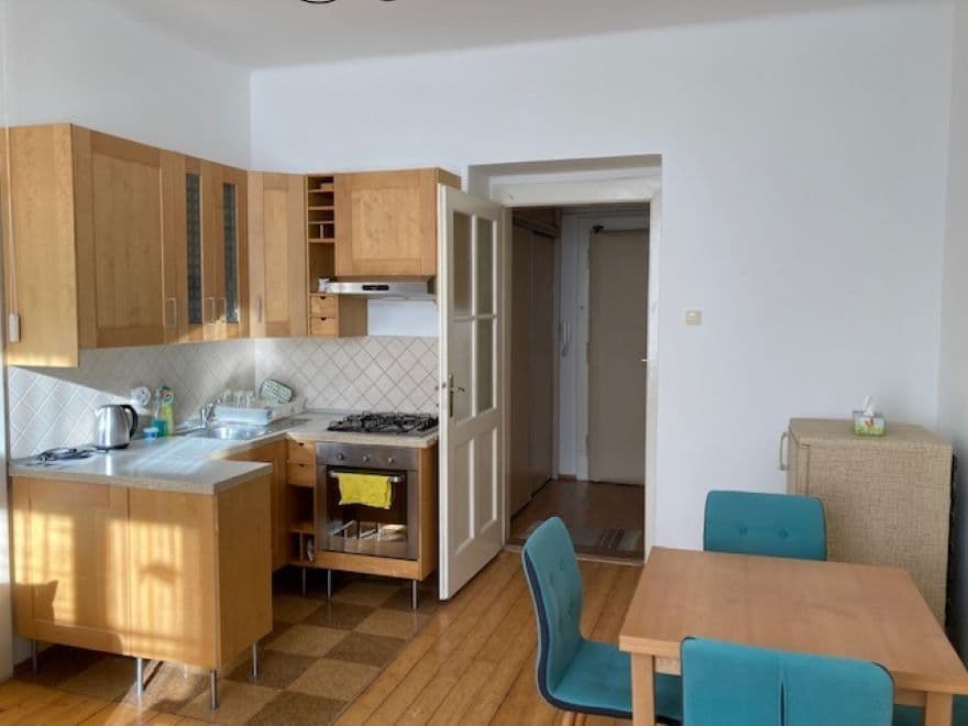 1 bedroom with open-plan kitchen flat to rent, 38 m², Lounských, Prague, Prague 1 bedroom with open-plan kitchen flat to rent, 38 m², Lounských, Prague, Prague