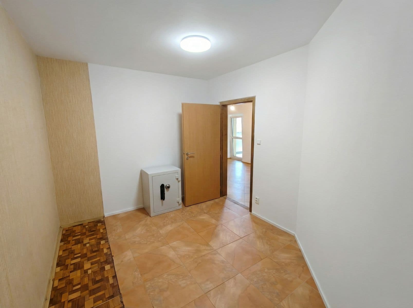 2 bedroom with open-plan kitchen flat for sale, 93 m², Husníkova, Prague, Prague 2 bedroom with open-plan kitchen flat for sale, 93 m², Husníkova, Prague, Prague