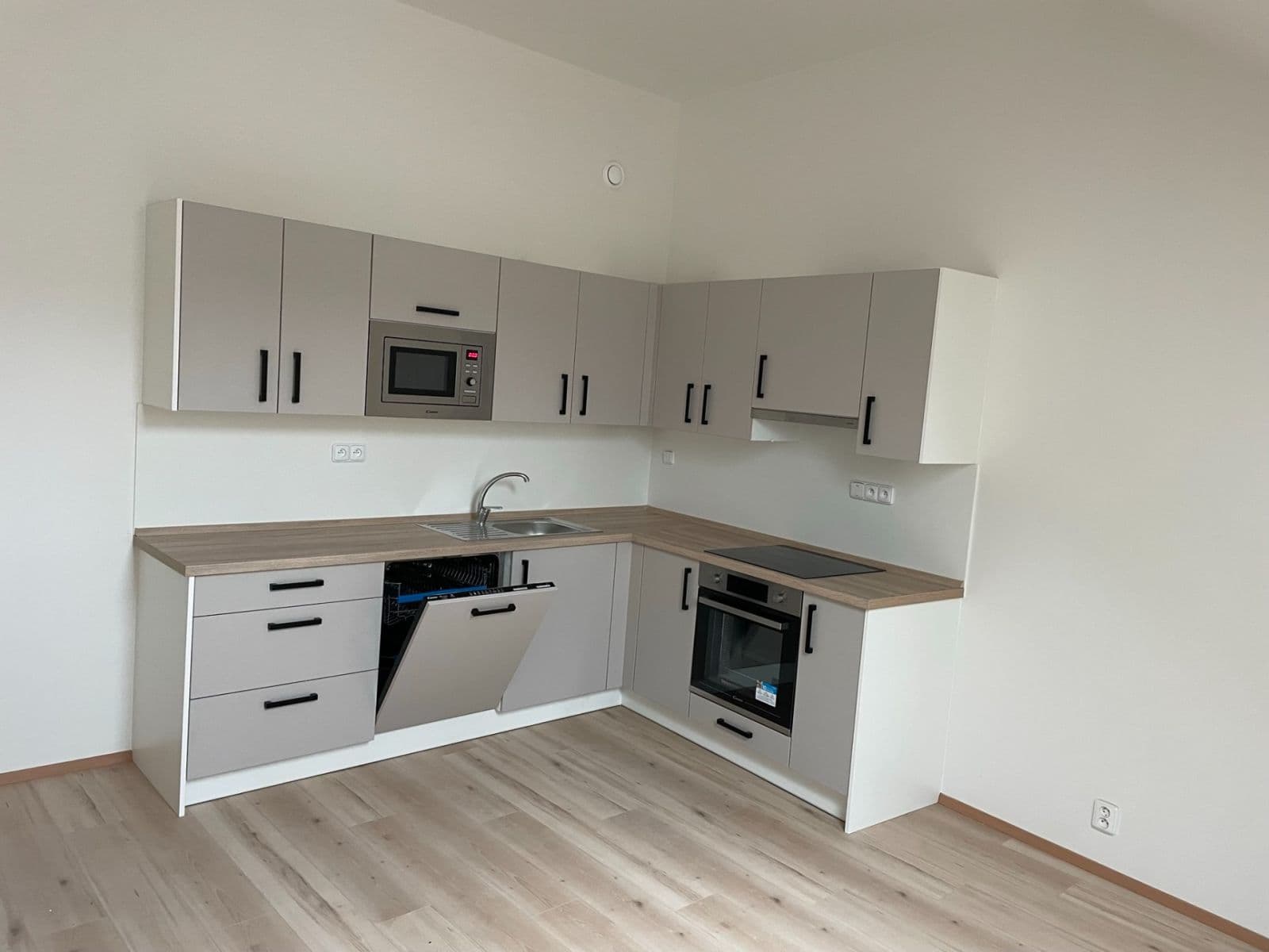 1 bedroom with open-plan kitchen flat for sale, 61 m², Chržínská, Velvary, Středočeský Region 1 bedroom with open-plan kitchen flat for sale, 61 m², Chržínská, Velvary, Středočeský Region