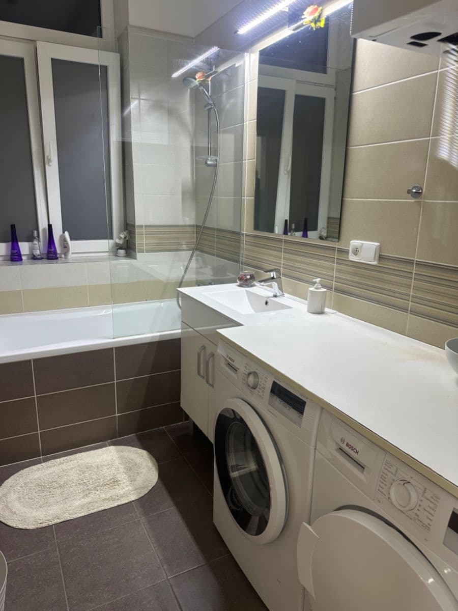 2 bedroom with open-plan kitchen flat to rent, 74 m², Křižíkova, Prague, Prague 2 bedroom with open-plan kitchen flat to rent, 74 m², Křižíkova, Prague, Prague