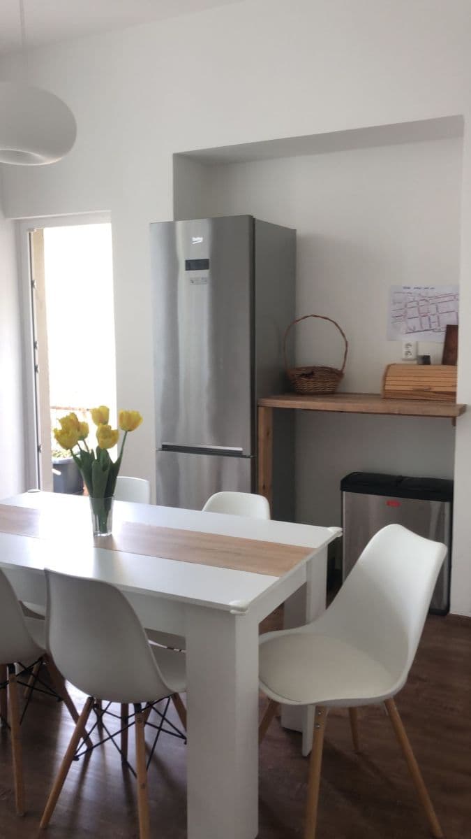 2 bedroom with open-plan kitchen flat to rent, 74 m², Křižíkova, Prague, Prague 2 bedroom with open-plan kitchen flat to rent, 74 m², Křižíkova, Prague, Prague