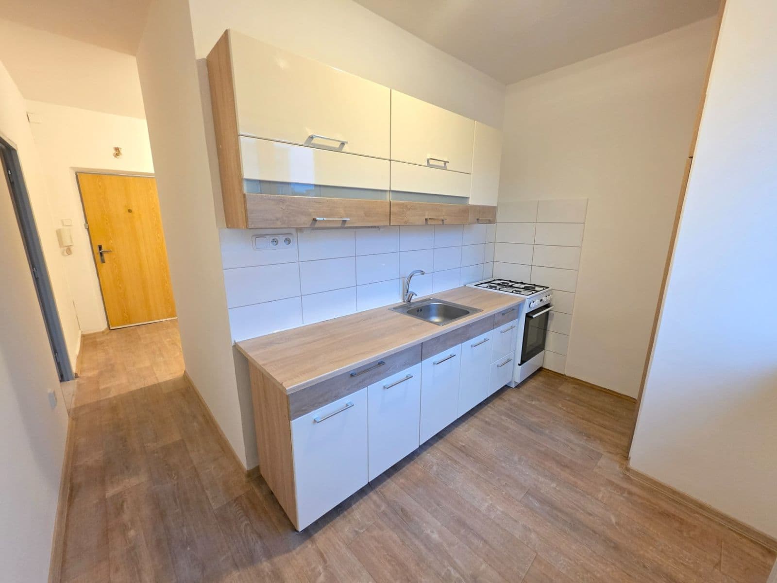 2 bedroom flat to rent, 56 m², Jaroslava Vrchlického, Most, Ústecký Region 2 bedroom flat to rent, 56 m², Jaroslava Vrchlického, Most, Ústecký Region