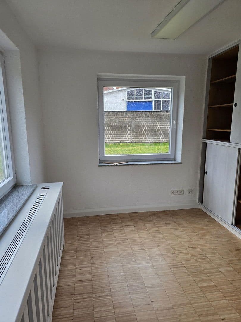 office to rent, 49 m², Im Gewerbegebiet 11, Sankt Ingbert, Saarland office to rent, 49 m², Im Gewerbegebiet 11, Sankt Ingbert, Saarland