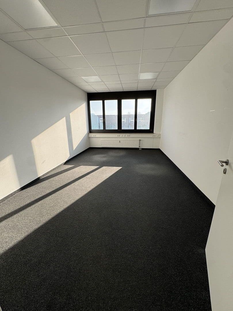 office to rent, 370 m², Bahnhofstr. 18, Unterföhring, Bavaria office to rent, 370 m², Bahnhofstr. 18, Unterföhring, Bavaria