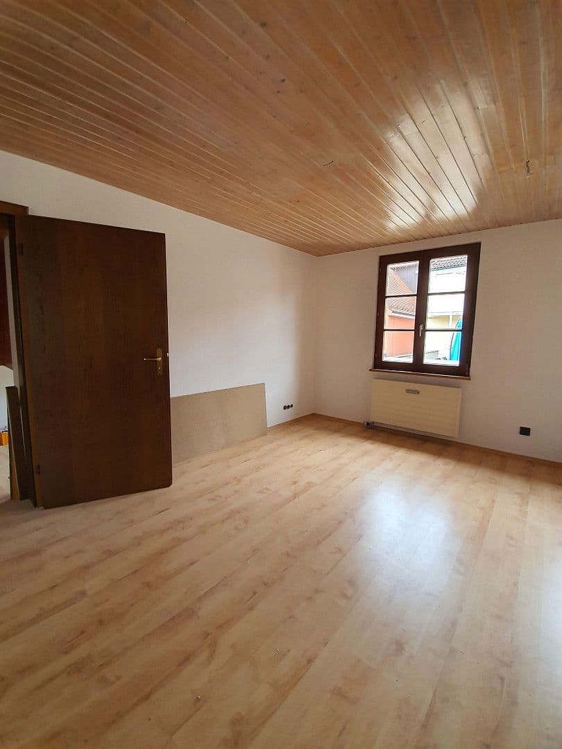 2 bedroom with open-plan kitchen flat to rent, 145 m², Stockach, Baden-Württemberg 2 bedroom with open-plan kitchen flat to rent, 145 m², Stockach, Baden-Württemberg