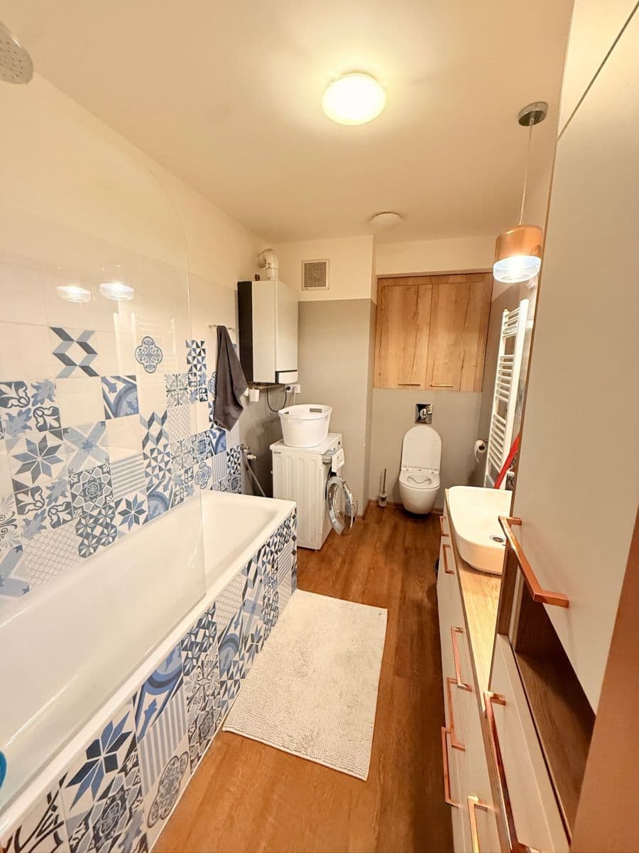 2 bedroom with open-plan kitchen flat to rent, 64 m², Františka Kadlece, Prague, Prague 2 bedroom with open-plan kitchen flat to rent, 64 m², Františka Kadlece, Prague, Prague