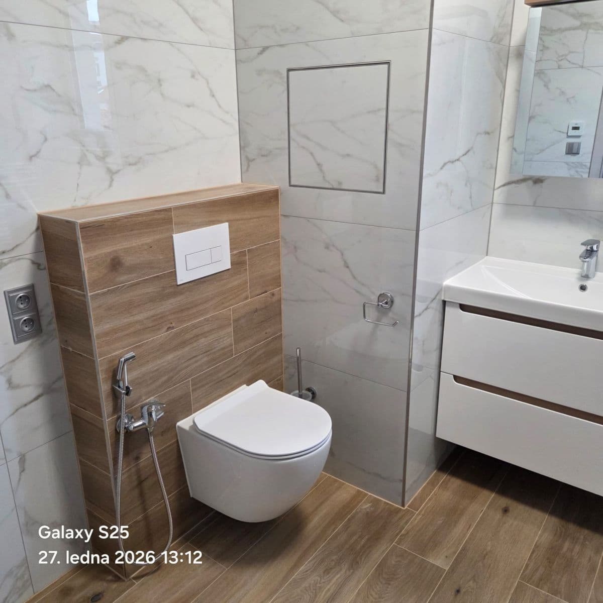 1 bedroom with open-plan kitchen flat to rent, 73 m², Podohradská, Prague, Prague 1 bedroom with open-plan kitchen flat to rent, 73 m², Podohradská, Prague, Prague