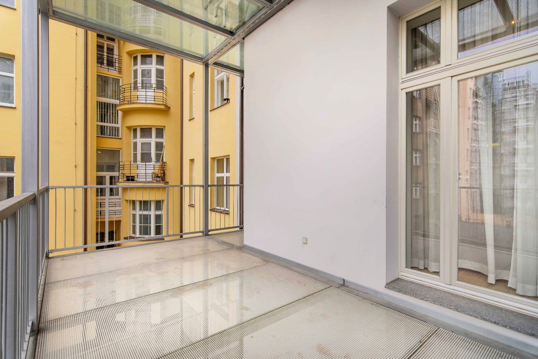 2 bedroom with open-plan kitchen flat to rent, 116 m², Laubova, Prague, Prague 2 bedroom with open-plan kitchen flat to rent, 116 m², Laubova, Prague, Prague