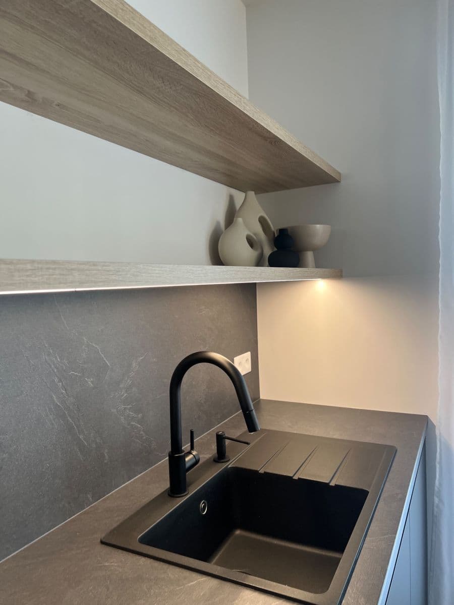 2 bedroom with open-plan kitchen flat to rent, 99 m², Pavla Beneše, Prague, Prague 2 bedroom with open-plan kitchen flat to rent, 99 m², Pavla Beneše, Prague, Prague