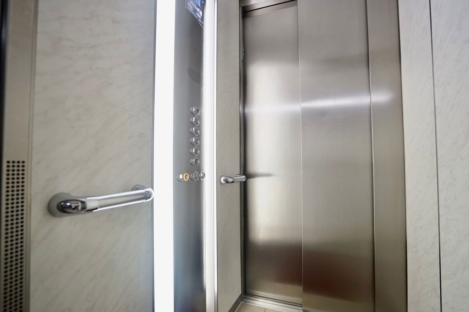 2 bedroom with open-plan kitchen flat to rent, 109 m², Wiesbaden, Hesse 2 bedroom with open-plan kitchen flat to rent, 109 m², Wiesbaden, Hesse