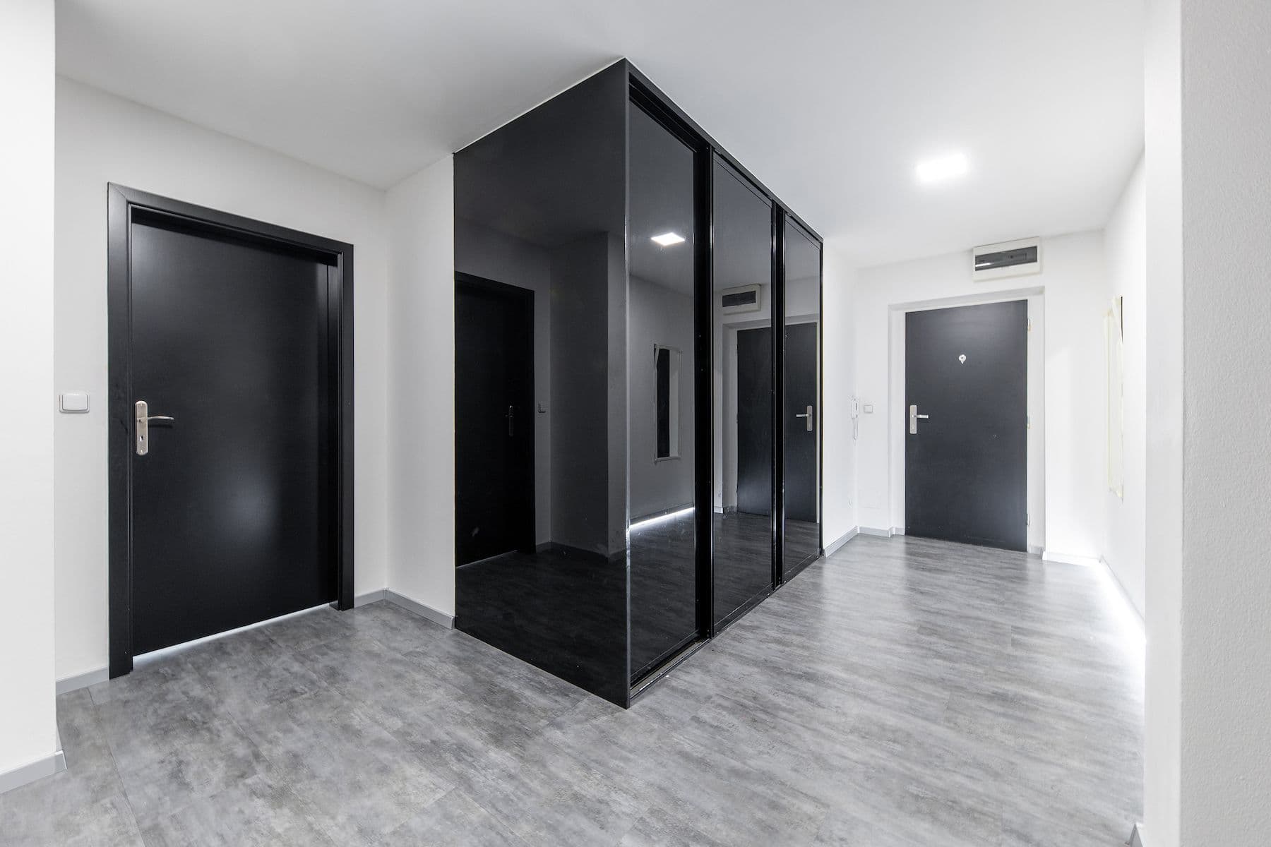 2 bedroom with open-plan kitchen flat for sale, 88 m², gen. Píky, Olomouc, Olomoucký Region 2 bedroom with open-plan kitchen flat for sale, 88 m², gen. Píky, Olomouc, Olomoucký Region