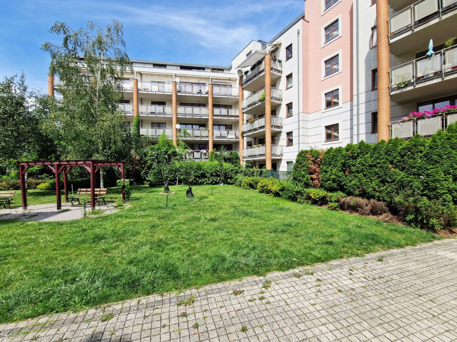 2 bedroom with open-plan kitchen flat to rent, 80 m², Paťanka, Prague, Prague 2 bedroom with open-plan kitchen flat to rent, 80 m², Paťanka, Prague, Prague