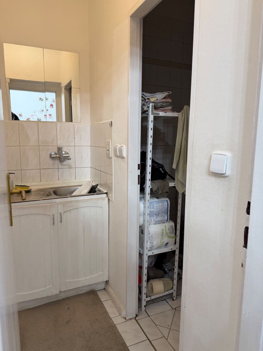 non-residential property to rent, 26 m², Záhřebská, Prague, Prague non-residential property to rent, 26 m², Záhřebská, Prague, Prague