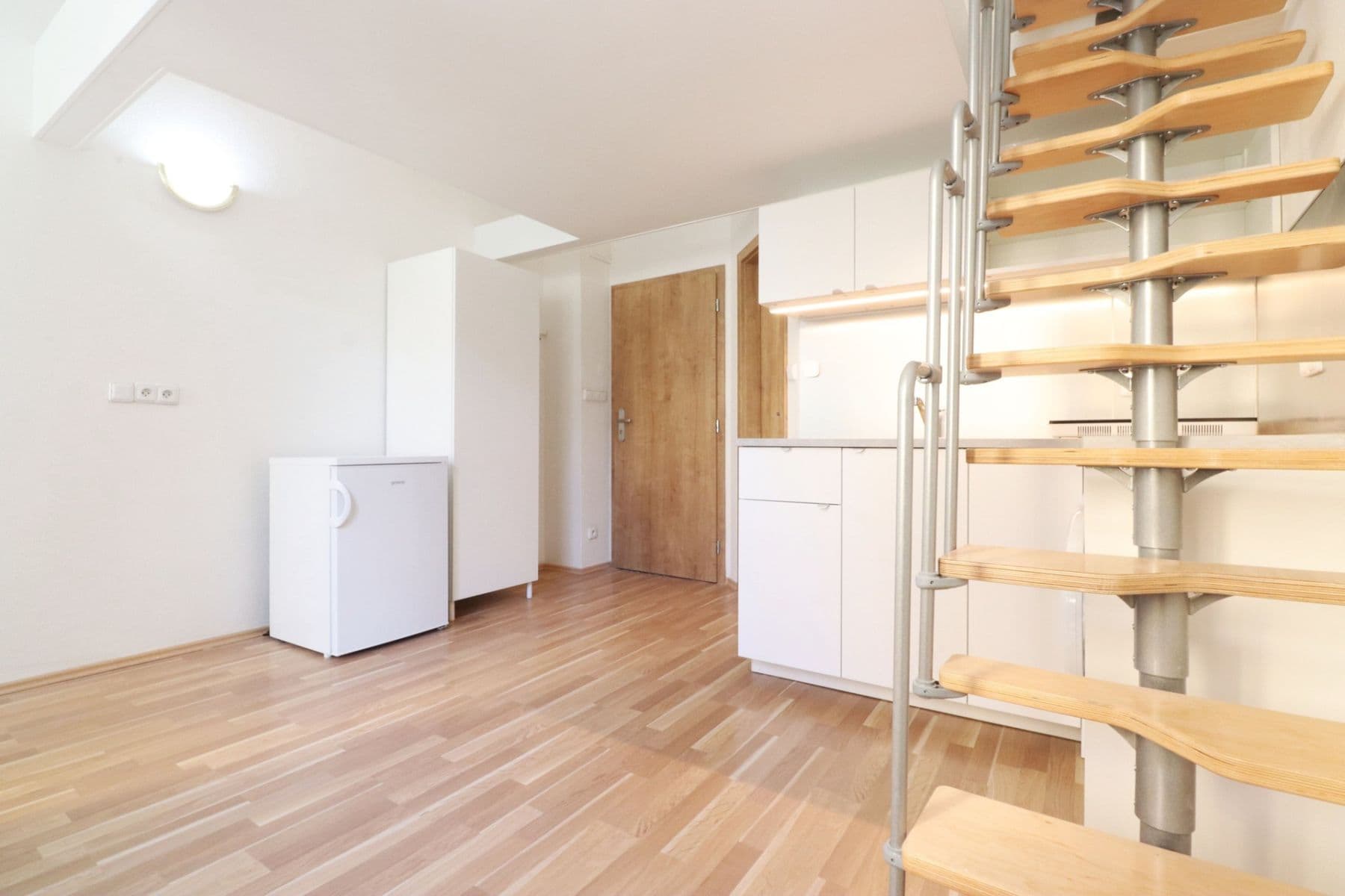 Studio flat to rent, 17 m², Radlická, Prague, Prague Studio flat to rent, 17 m², Radlická, Prague, Prague