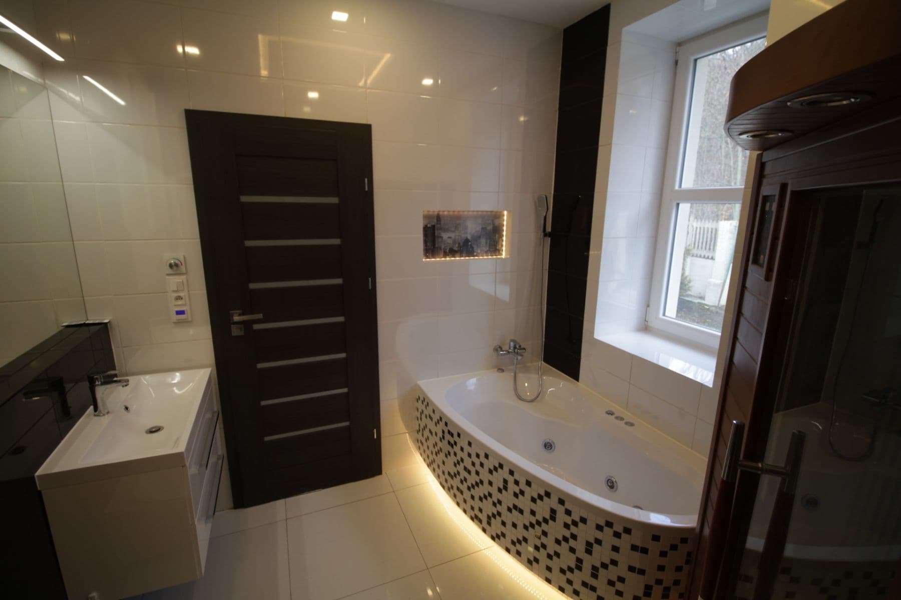 3 bedroom with open-plan kitchen flat to rent, 107 m², Plzeňská, Prague, Prague 3 bedroom with open-plan kitchen flat to rent, 107 m², Plzeňská, Prague, Prague