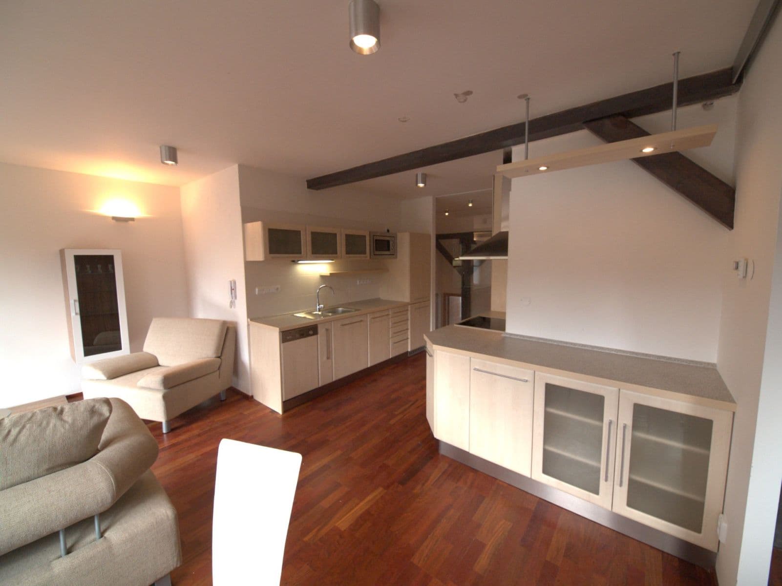 3 bedroom with open-plan kitchen flat to rent, 77 m², Nad Závěrkou, Prague, Prague 3 bedroom with open-plan kitchen flat to rent, 77 m², Nad Závěrkou, Prague, Prague