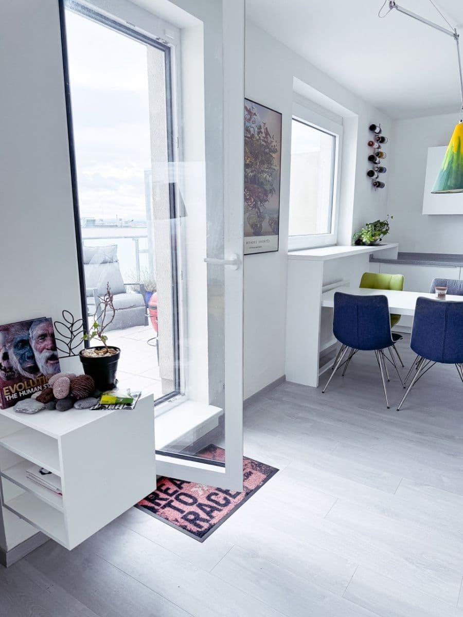 3 bedroom with open-plan kitchen flat to rent, 122 m², náměstí Junkových, Prague, Prague 3 bedroom with open-plan kitchen flat to rent, 122 m², náměstí Junkových, Prague, Prague