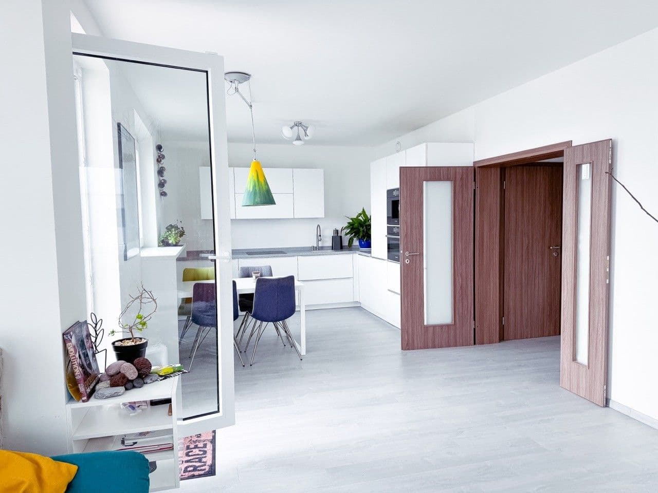 3 bedroom with open-plan kitchen flat to rent, 122 m², náměstí Junkových, Prague, Prague 3 bedroom with open-plan kitchen flat to rent, 122 m², náměstí Junkových, Prague, Prague