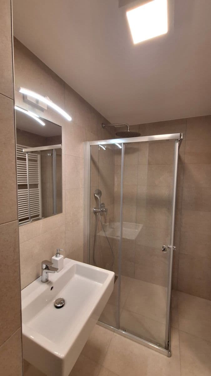 1 bedroom with open-plan kitchen flat to rent, 47 m², Ke křížku, Kladno, Středočeský Region 1 bedroom with open-plan kitchen flat to rent, 47 m², Ke křížku, Kladno, Středočeský Region