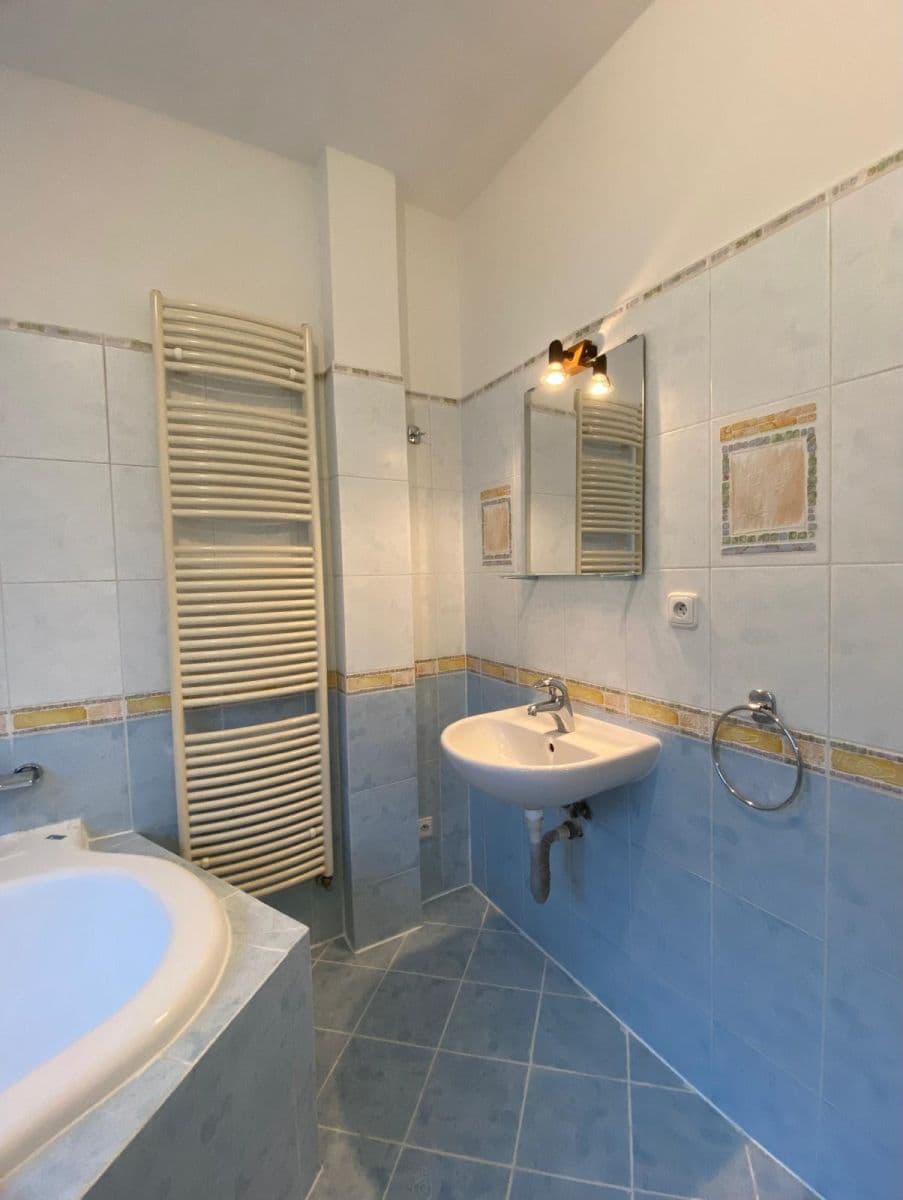 1 bedroom with open-plan kitchen flat to rent, 50 m², Osvoboz. pol. vězňů, Kladno, Středočeský Region 1 bedroom with open-plan kitchen flat to rent, 50 m², Osvoboz. pol. vězňů, Kladno, Středočeský Region