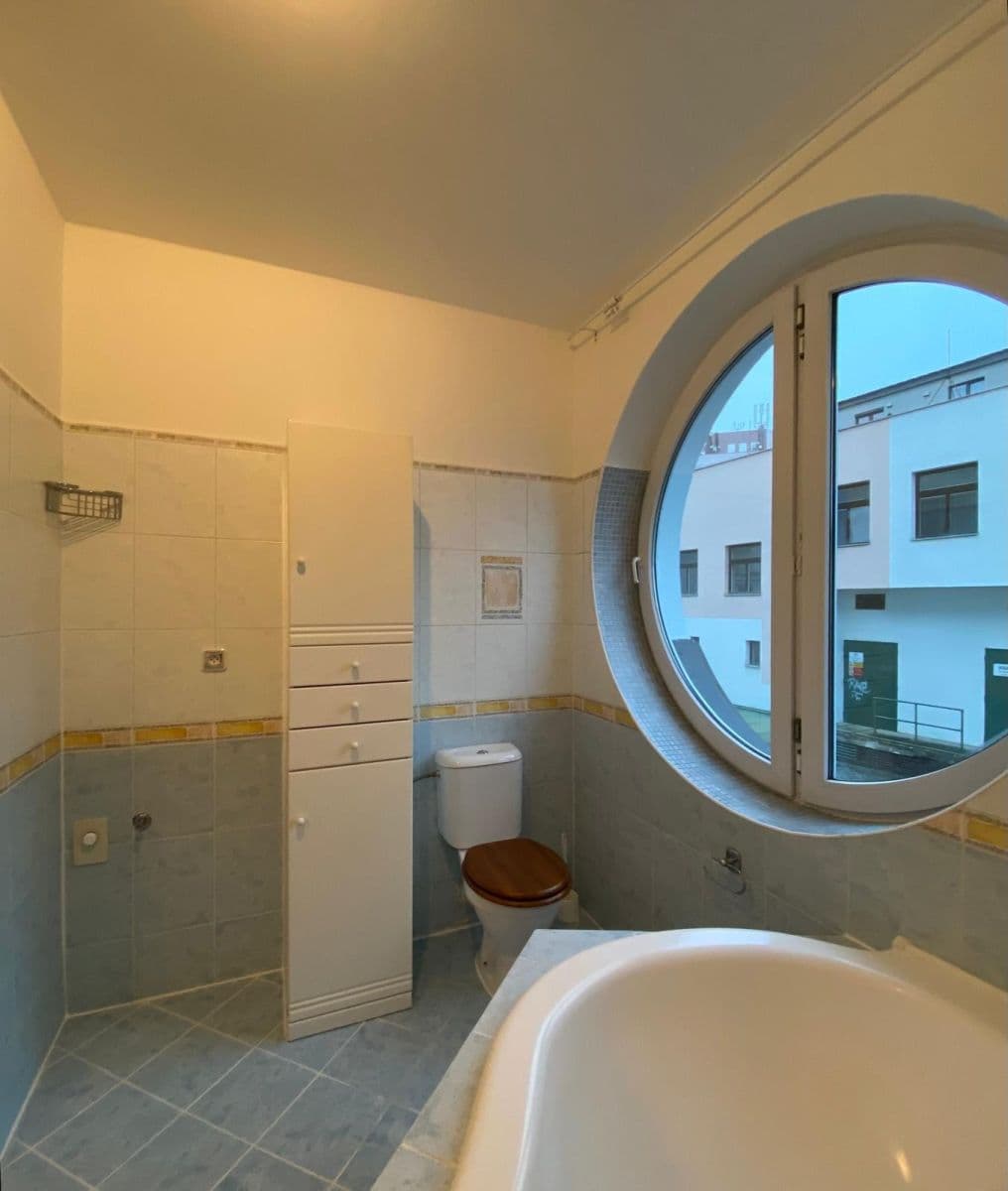 1 bedroom with open-plan kitchen flat to rent, 50 m², Osvoboz. pol. vězňů, Kladno, Středočeský Region 1 bedroom with open-plan kitchen flat to rent, 50 m², Osvoboz. pol. vězňů, Kladno, Středočeský Region