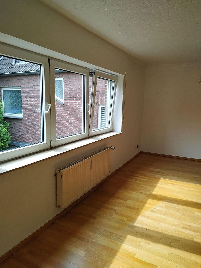 1 bedroom with open-plan kitchen flat to rent, 74 m², Krefeld, North Rhine-Westphalia 1 bedroom with open-plan kitchen flat to rent, 74 m², Krefeld, North Rhine-Westphalia