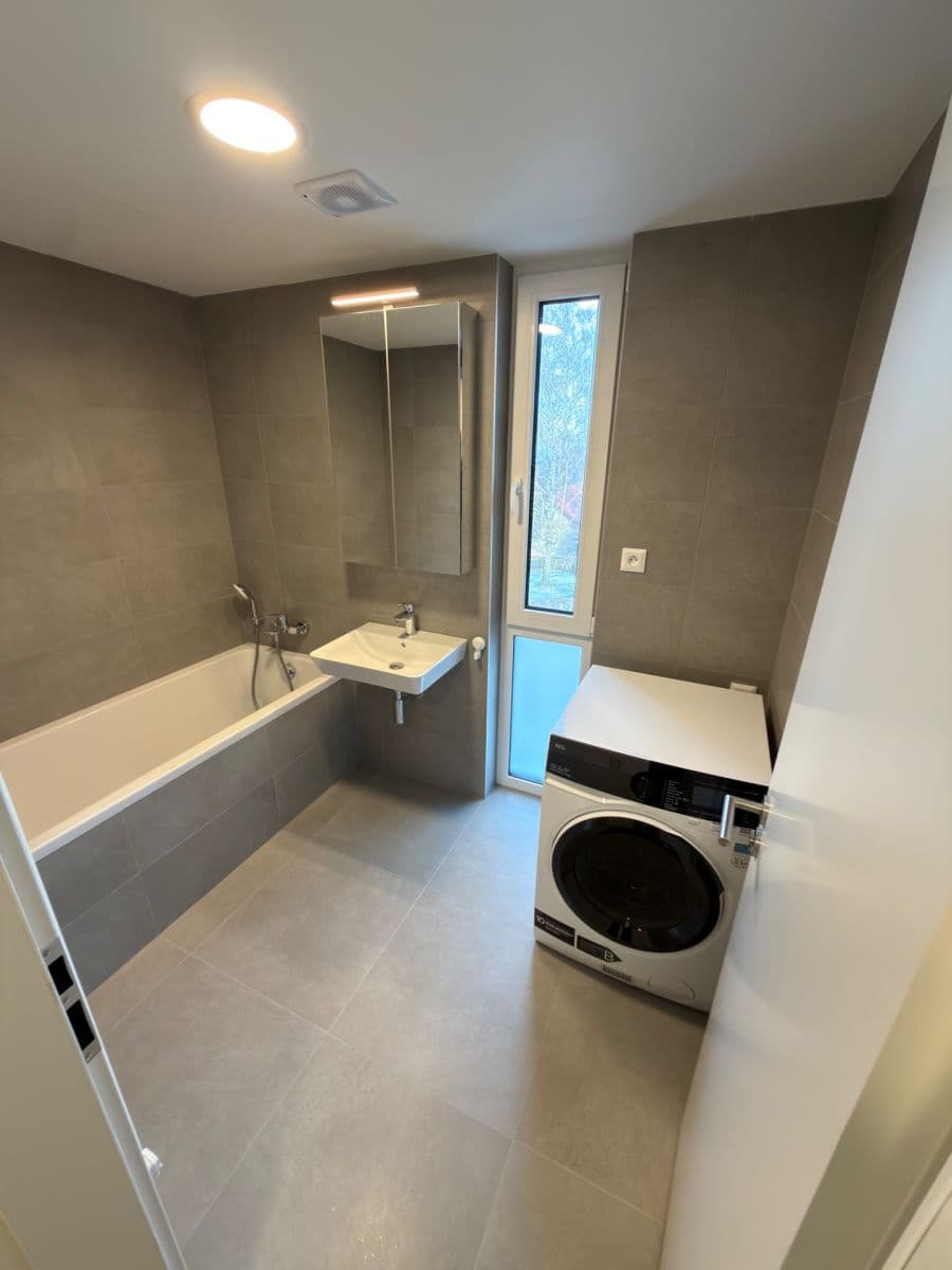 1 bedroom with open-plan kitchen flat to rent, 60 m², U Hájenky, Ostrava, Moravskoslezský Region 1 bedroom with open-plan kitchen flat to rent, 60 m², U Hájenky, Ostrava, Moravskoslezský Region