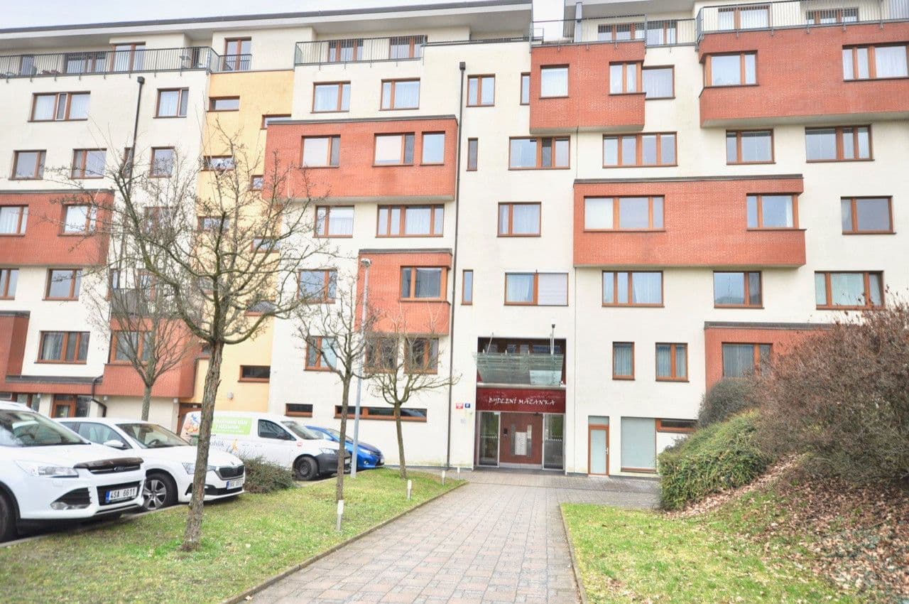 3 bedroom with open-plan kitchen flat to rent, 122 m², Nad Okrouhlíkem, Prague, Prague 3 bedroom with open-plan kitchen flat to rent, 122 m², Nad Okrouhlíkem, Prague, Prague