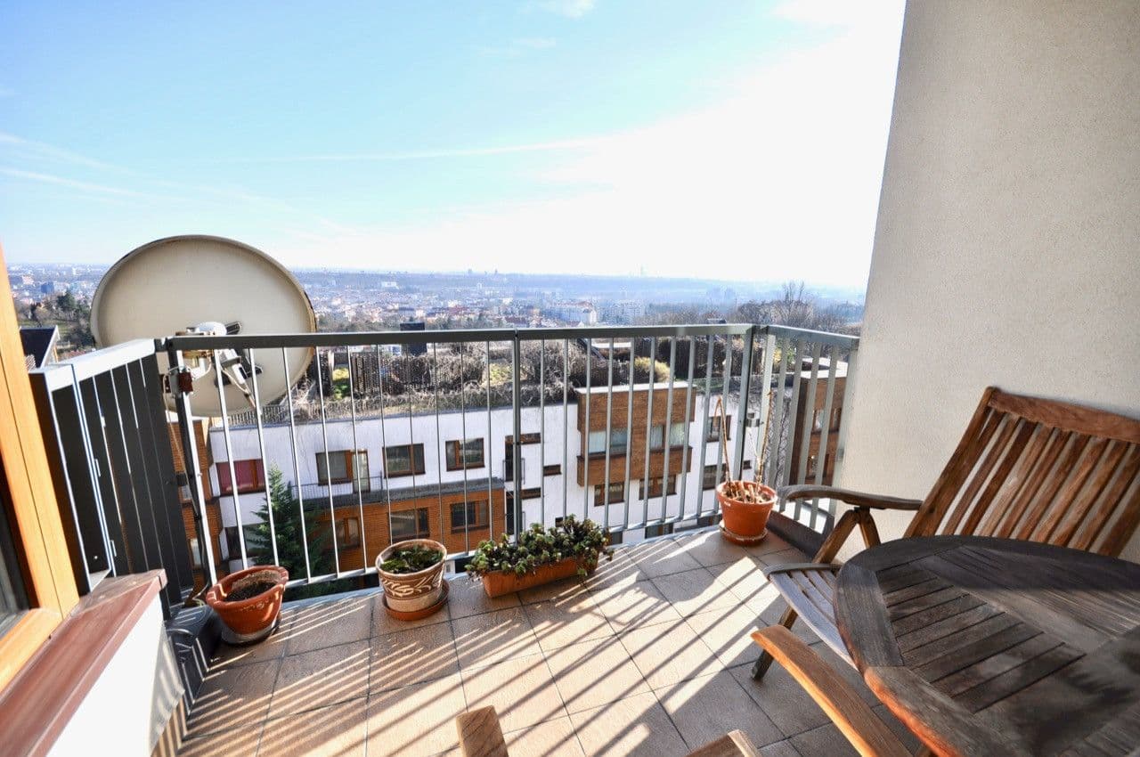 3 bedroom with open-plan kitchen flat to rent, 122 m², Nad Okrouhlíkem, Prague, Prague 3 bedroom with open-plan kitchen flat to rent, 122 m², Nad Okrouhlíkem, Prague, Prague