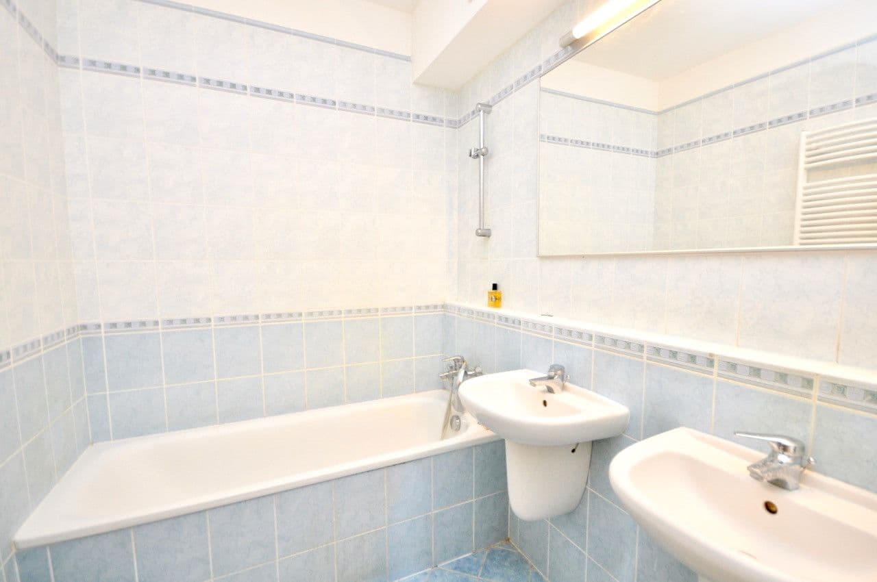 3 bedroom with open-plan kitchen flat to rent, 122 m², Nad Okrouhlíkem, Prague, Prague 3 bedroom with open-plan kitchen flat to rent, 122 m², Nad Okrouhlíkem, Prague, Prague