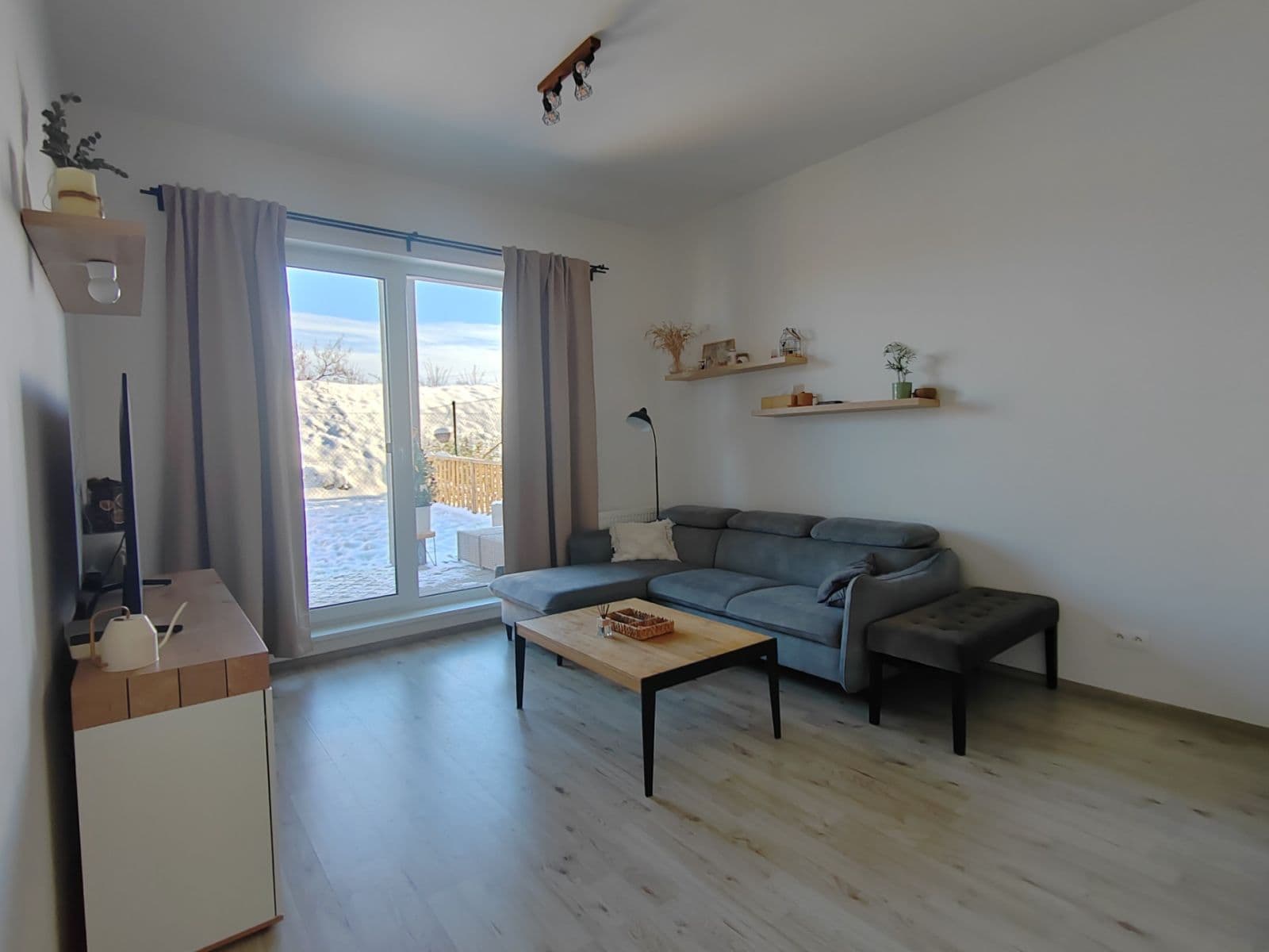 Studio flat to rent, 38 m², Velvarská, Horoměřice, Středočeský Region Studio flat to rent, 38 m², Velvarská, Horoměřice, Středočeský Region