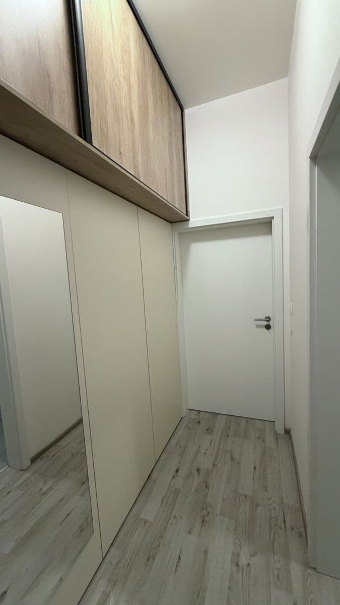 Studio flat to rent, 38 m², Velvarská, Horoměřice, Středočeský Region Studio flat to rent, 38 m², Velvarská, Horoměřice, Středočeský Region