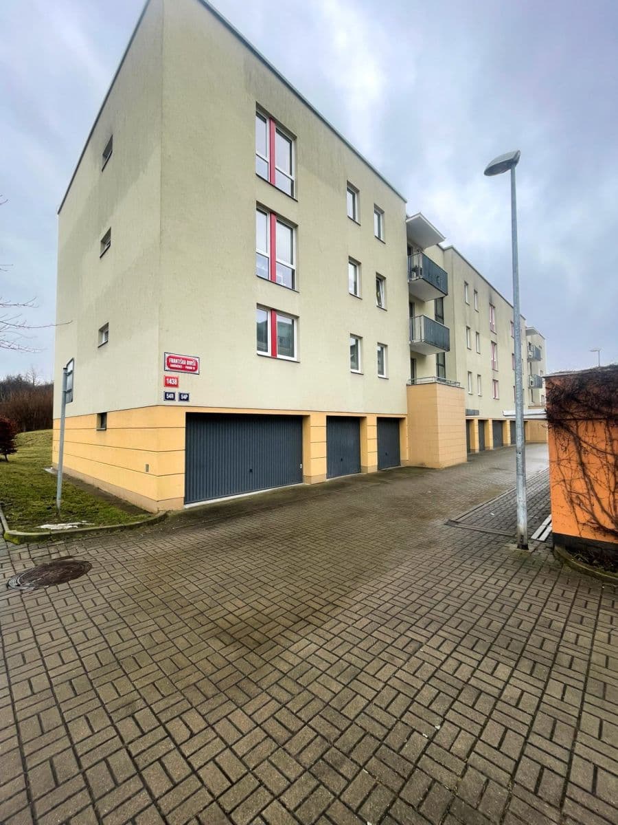 1 bedroom with open-plan kitchen flat to rent, 60 m², Františka Diviše, Prague, Prague 1 bedroom with open-plan kitchen flat to rent, 60 m², Františka Diviše, Prague, Prague