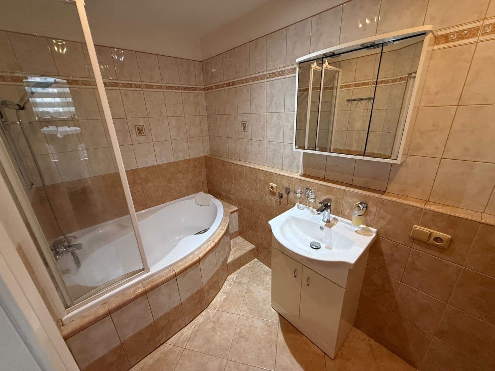 2 bedroom flat to rent, 62 m², Kmochova, Ústí nad Labem, Ústecký Region 2 bedroom flat to rent, 62 m², Kmochova, Ústí nad Labem, Ústecký Region