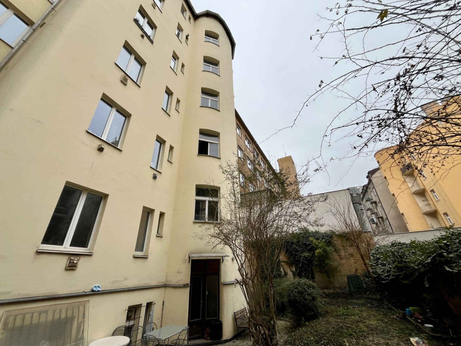 Studio flat to rent, 32 m², Na Žertvách, Prague, Prague Studio flat to rent, 32 m², Na Žertvách, Prague, Prague